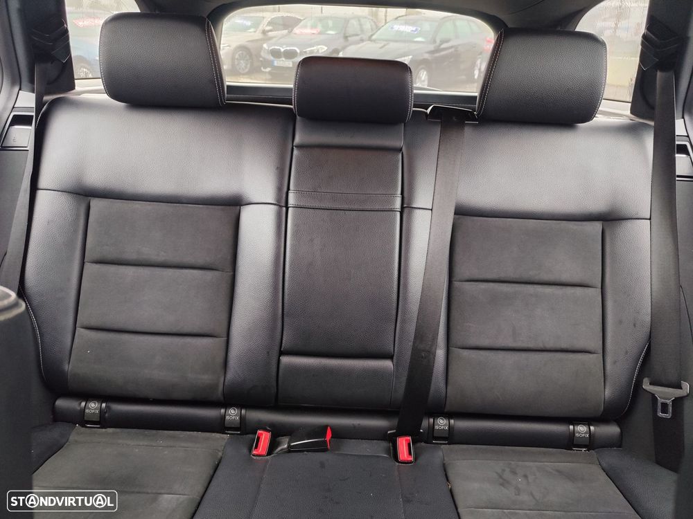 Mercedes-Benz E 250 CDi Avantgarde BlueEfficiency - 27