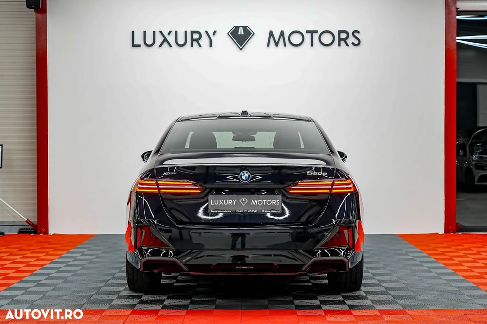 BMW Seria 5 550e xDrive AT PHEV - 13