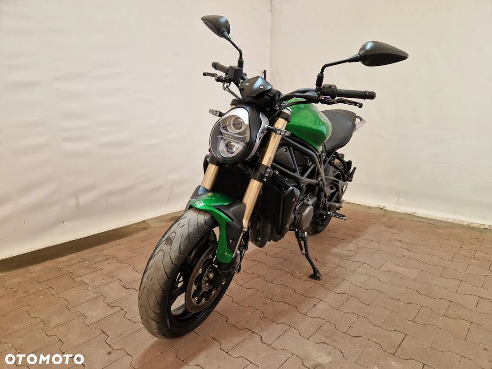 Benelli 752 S - 15