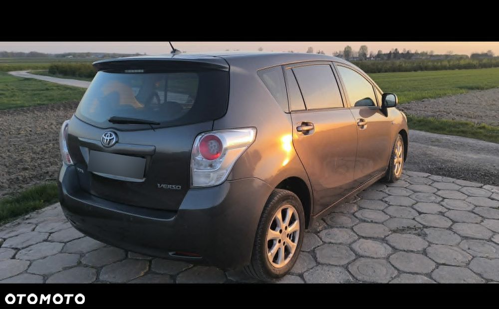 Toyota Verso 2.0 D-4D - 2