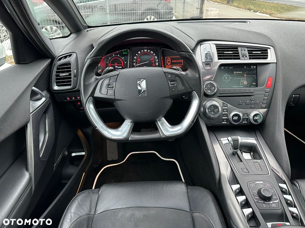 Citroën DS5 e-HDi 115 EGS6 SoChic - 21