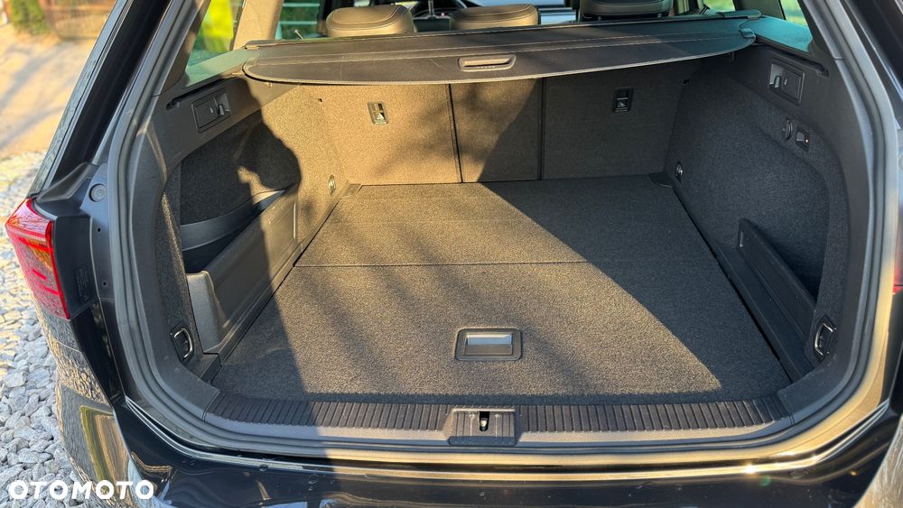 Volkswagen Passat 2.0 TDI SCR DSG Elegance - 31