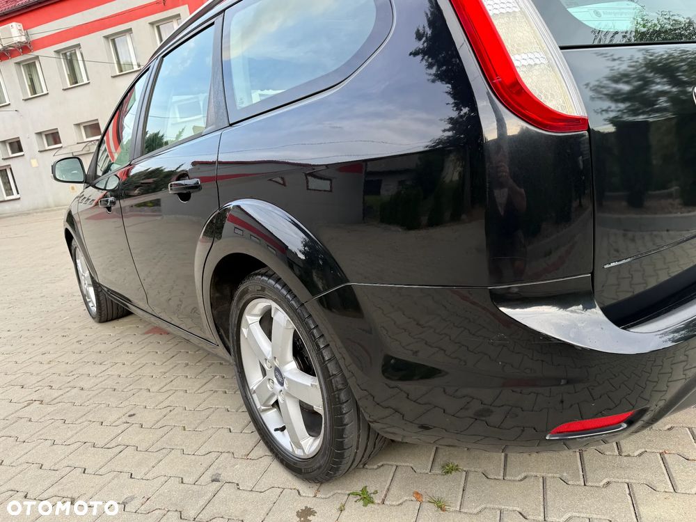 Ford Focus 1.6 Trend - 18