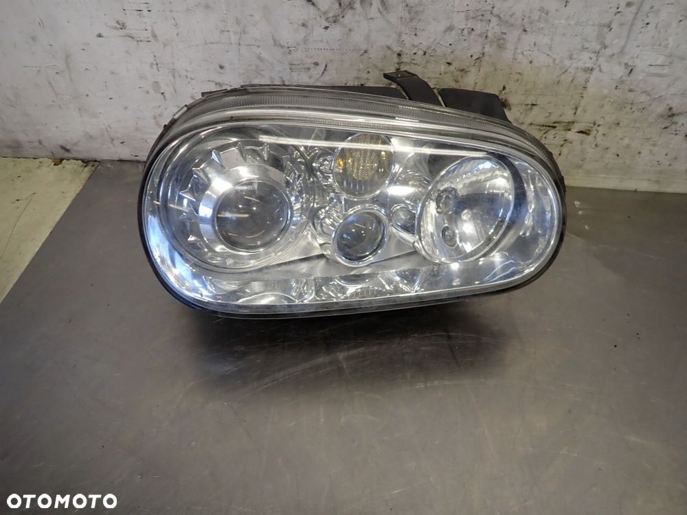 LAMPA PRAWA PRZEDNIA VOLKSWAGEN GOLF IV - 1