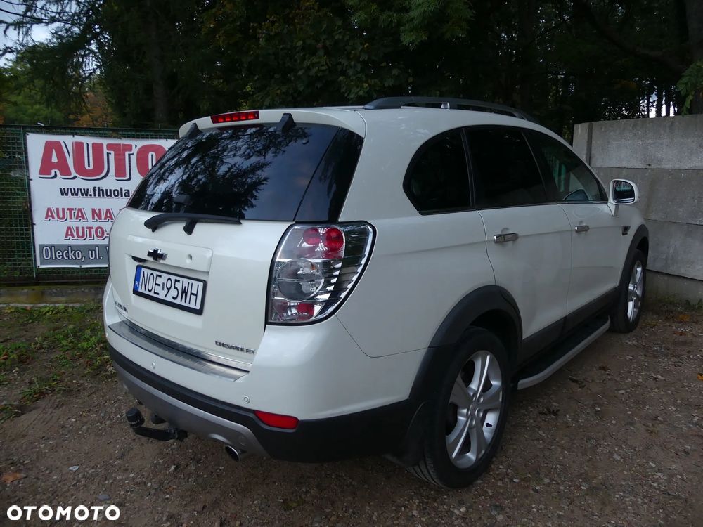 Chevrolet Captiva 2.2 d LTZ - 17