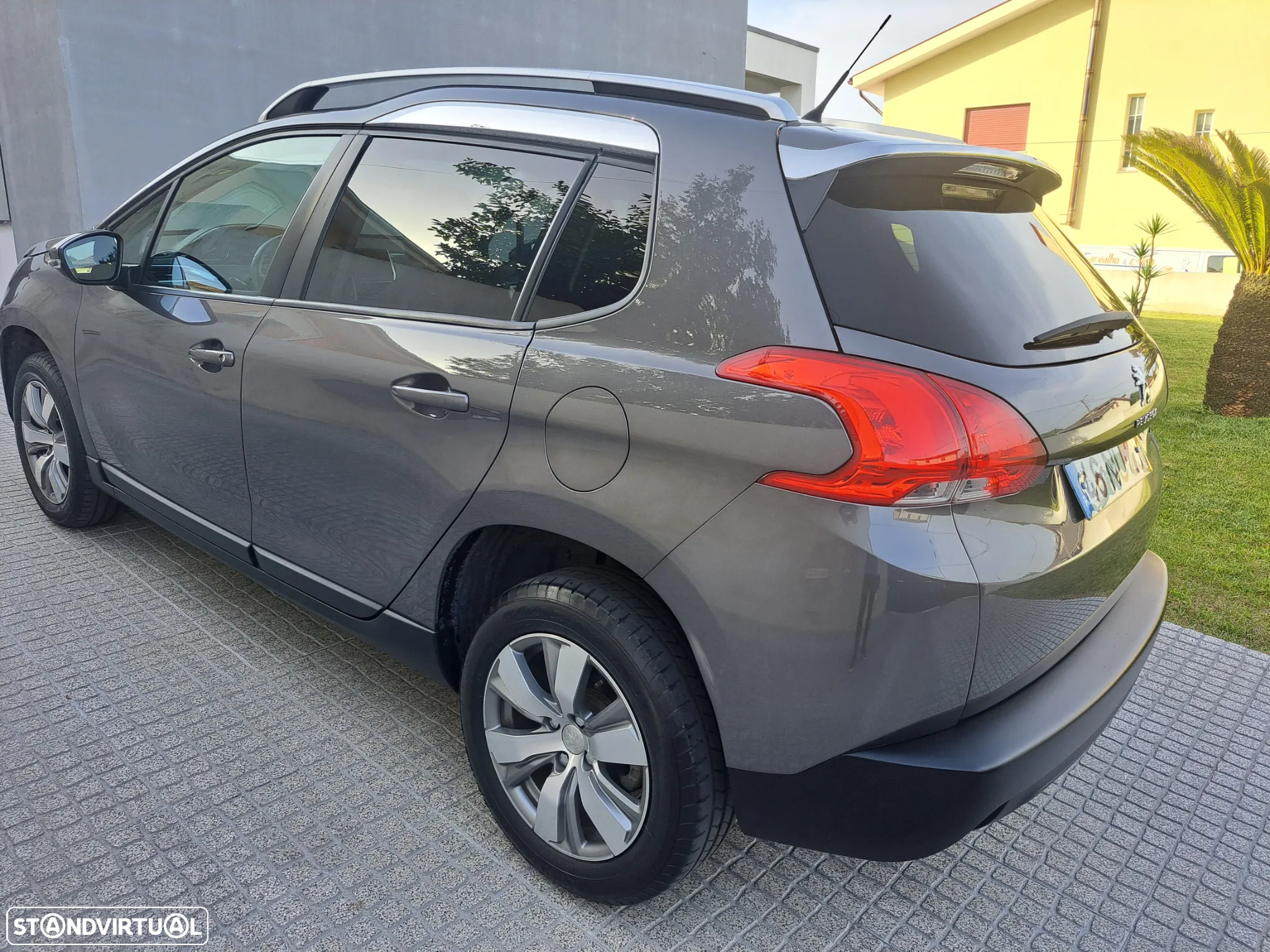 Peugeot 2008 1.2 PureTech Style - 6
