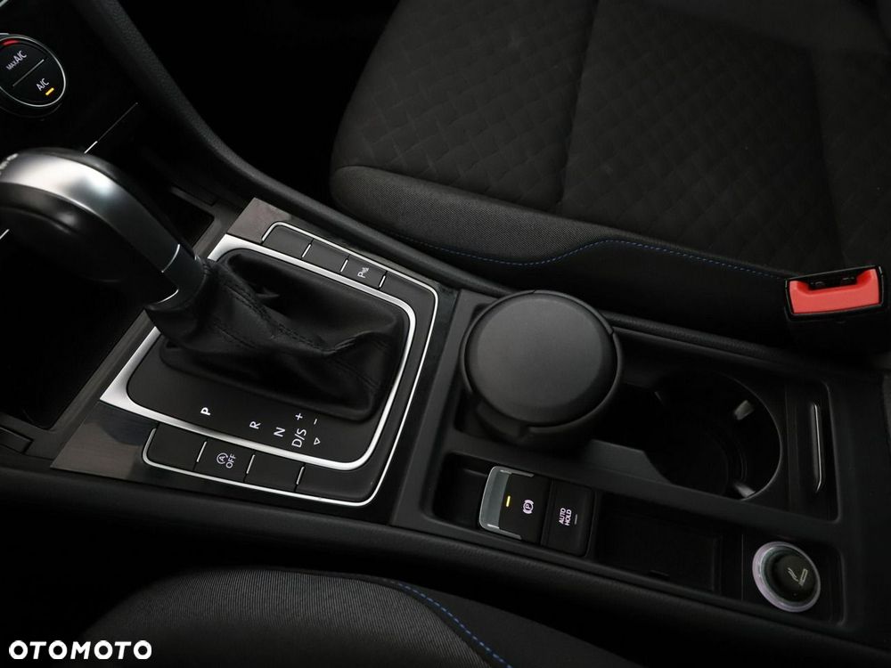Volkswagen Golf 1.5 TSI ACT DSG Join - 30