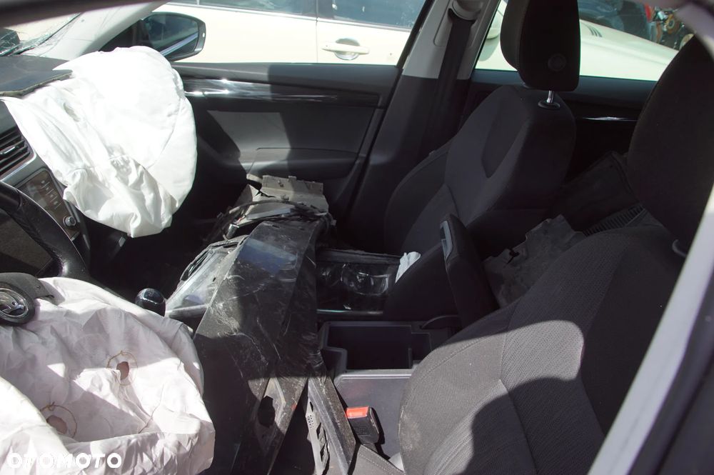 Auto na części - Skoda Octavia III Lift 2.0 TDI 150 KM DFFA TDH 2018R Silnik Skrzynia Zderzak Klapa Drzwi Szyba Lusterko Deska Kokpit Sterownik Moduł Licznik Wybierak - 10