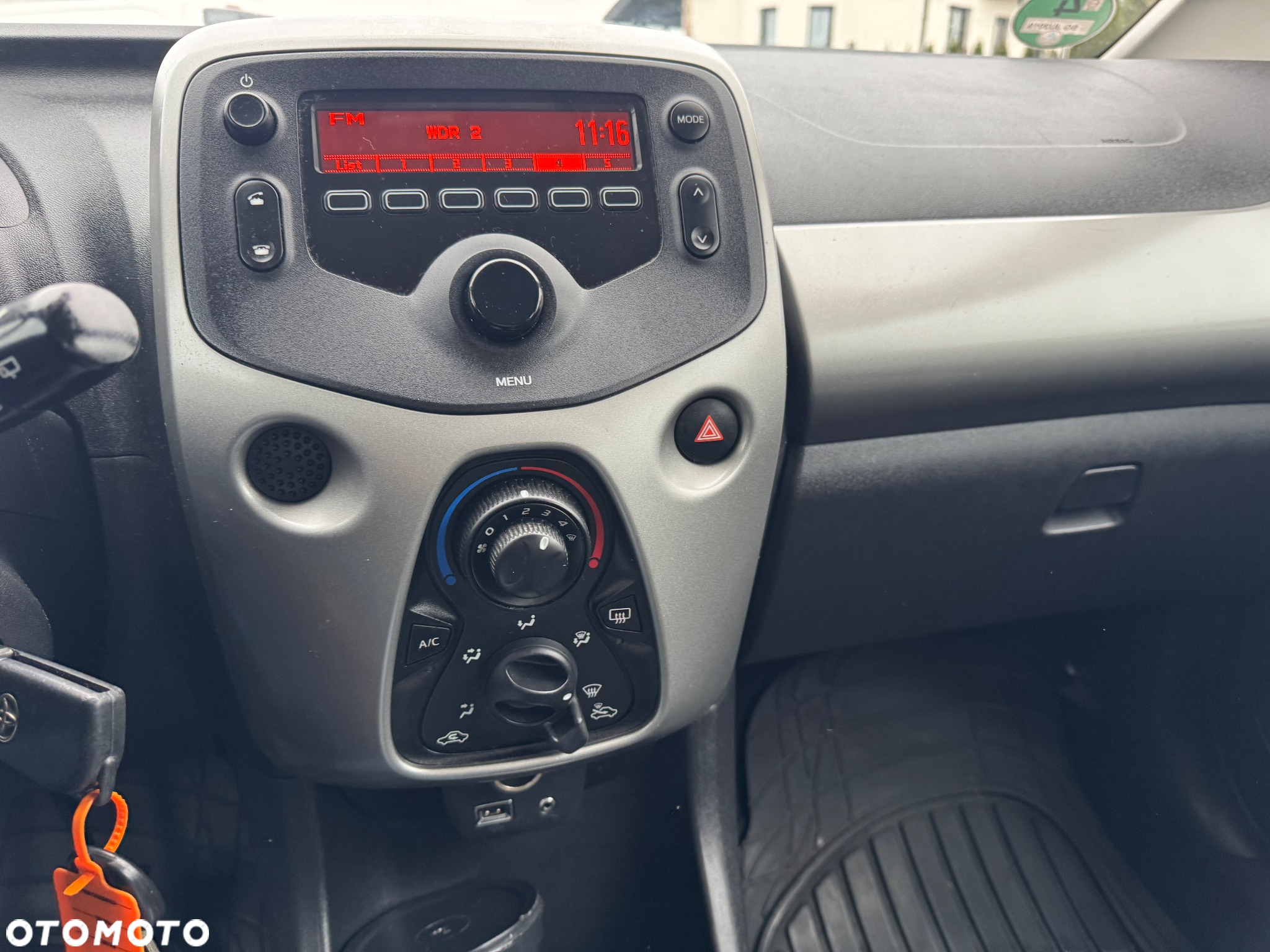 Toyota Aygo x-play - 23