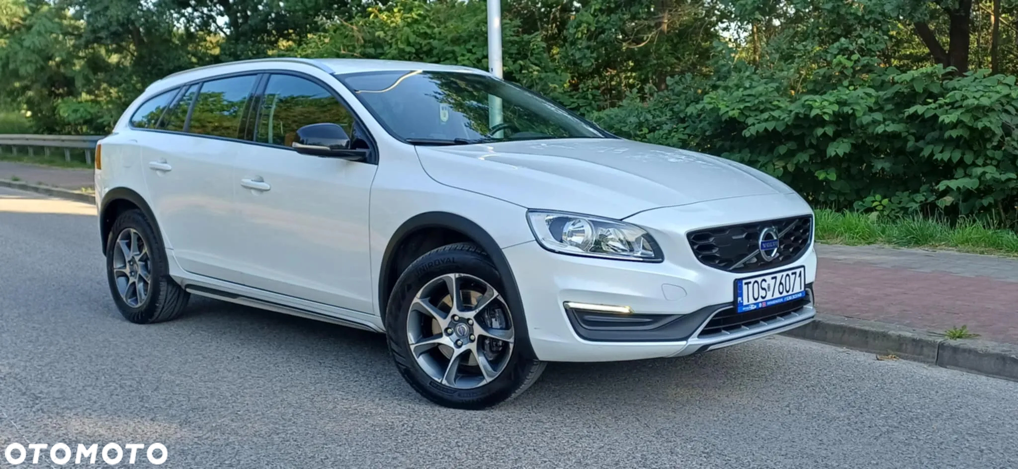 Volvo V60 Cross Country D3 Drive-E Momentum - 24