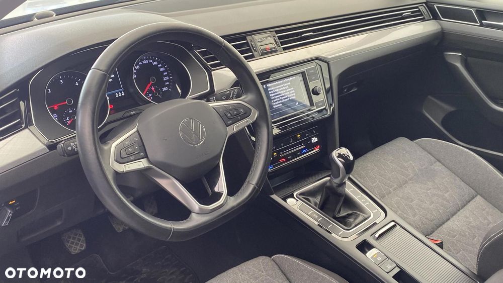 Volkswagen Passat - 10