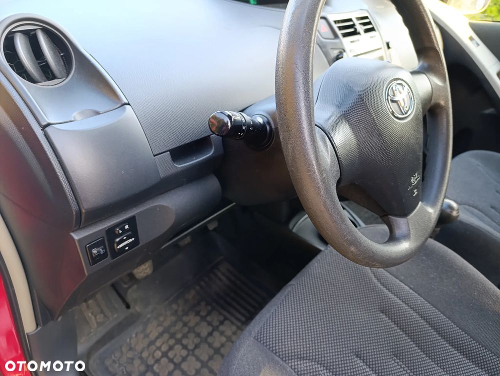 Toyota Yaris 1.0 Terra - 14