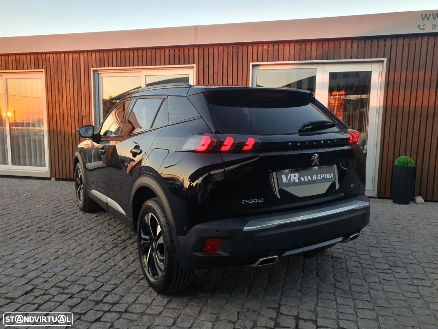 Peugeot 2008 1.2 PureTech GT - 7