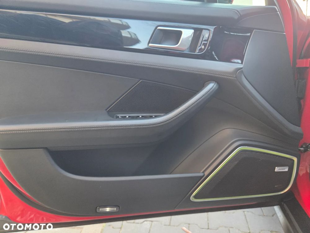 Porsche Panamera 4 - 32