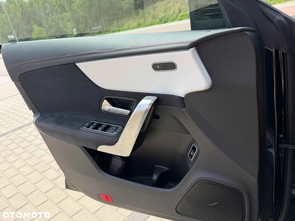Mercedes-Benz CLA 250 4-Matic AMG Line 7G-DCT - 28