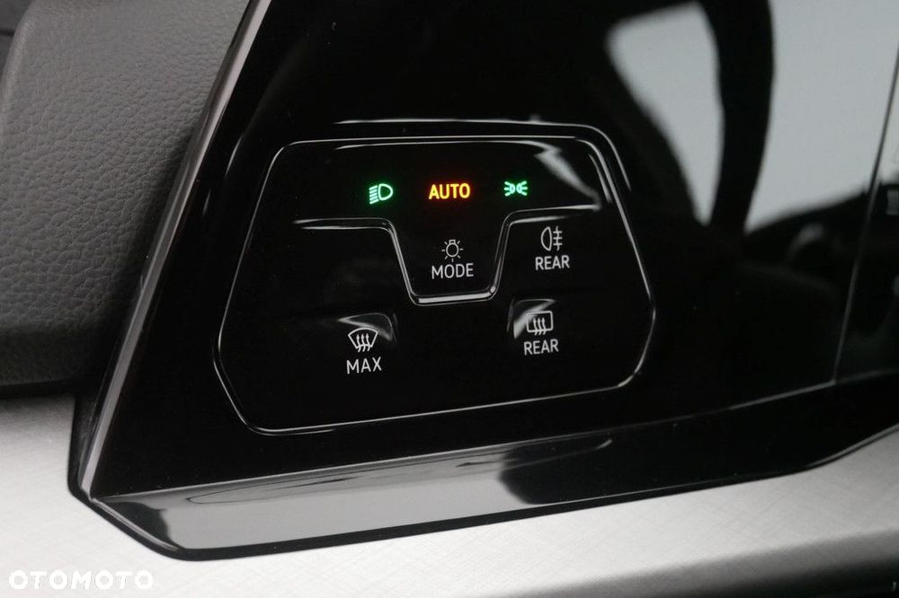 Volkswagen Golf - 22