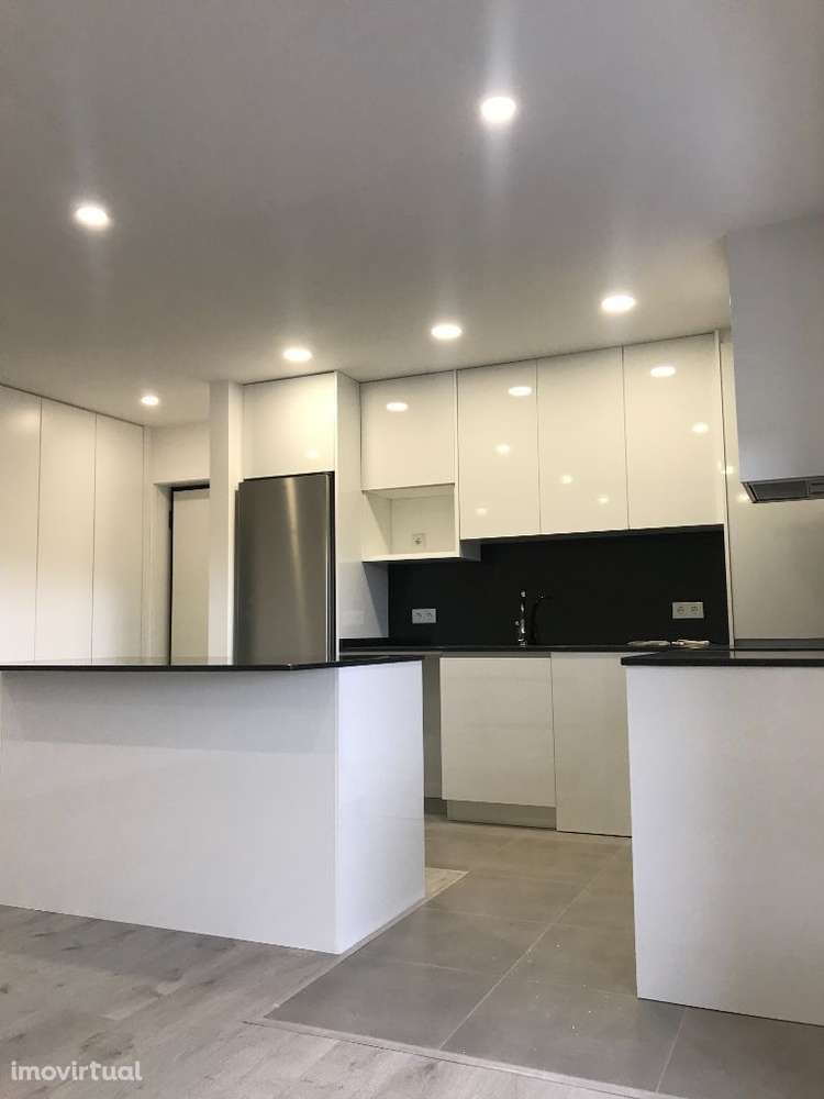 Apartamentos T2 Novos Com Garagem Para 2 carros   210.000 - Grande imagem: 3/26