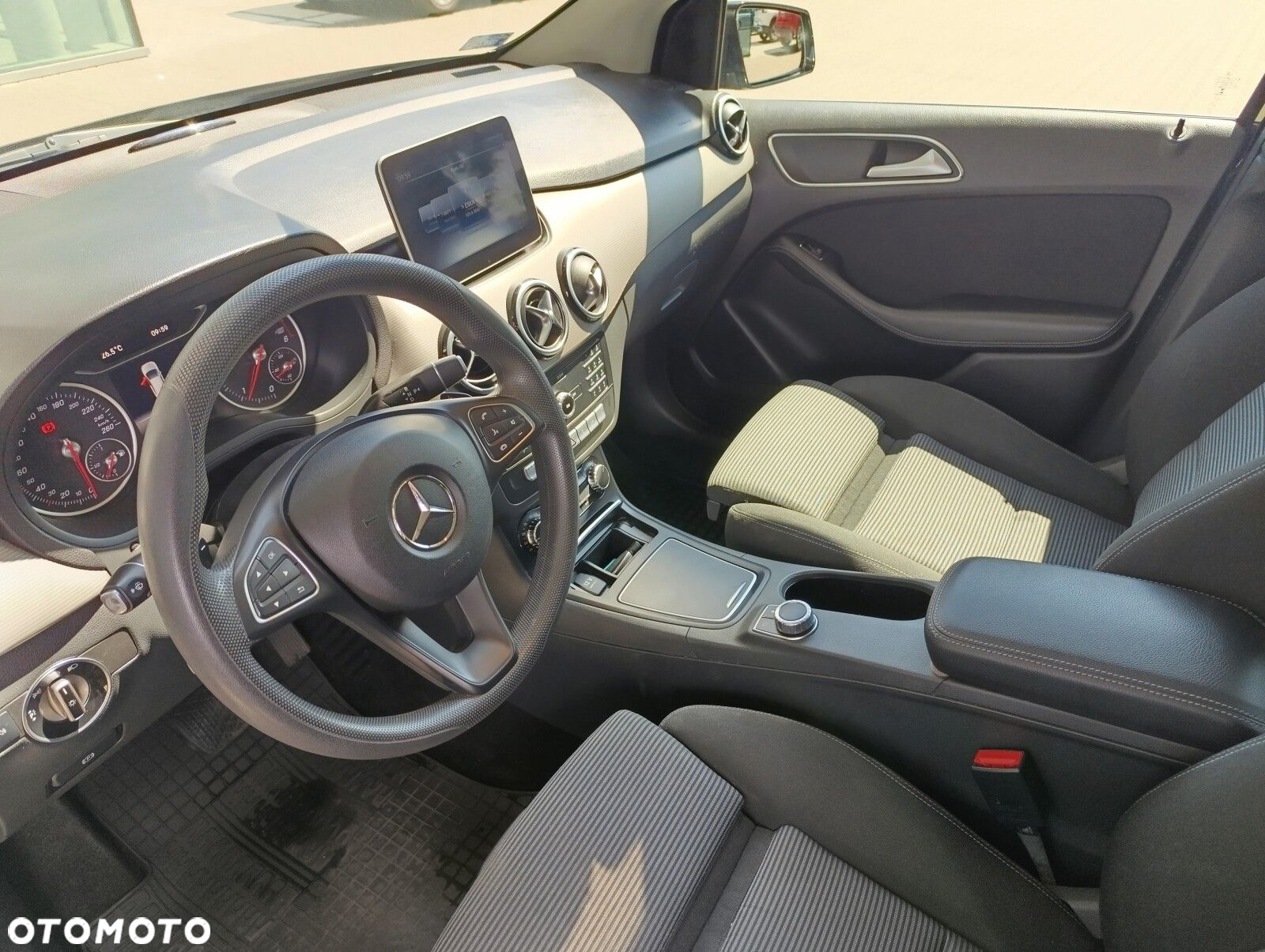 Mercedes-Benz Klasa B 180 (CDI) d 7G-DCT Style - 24
