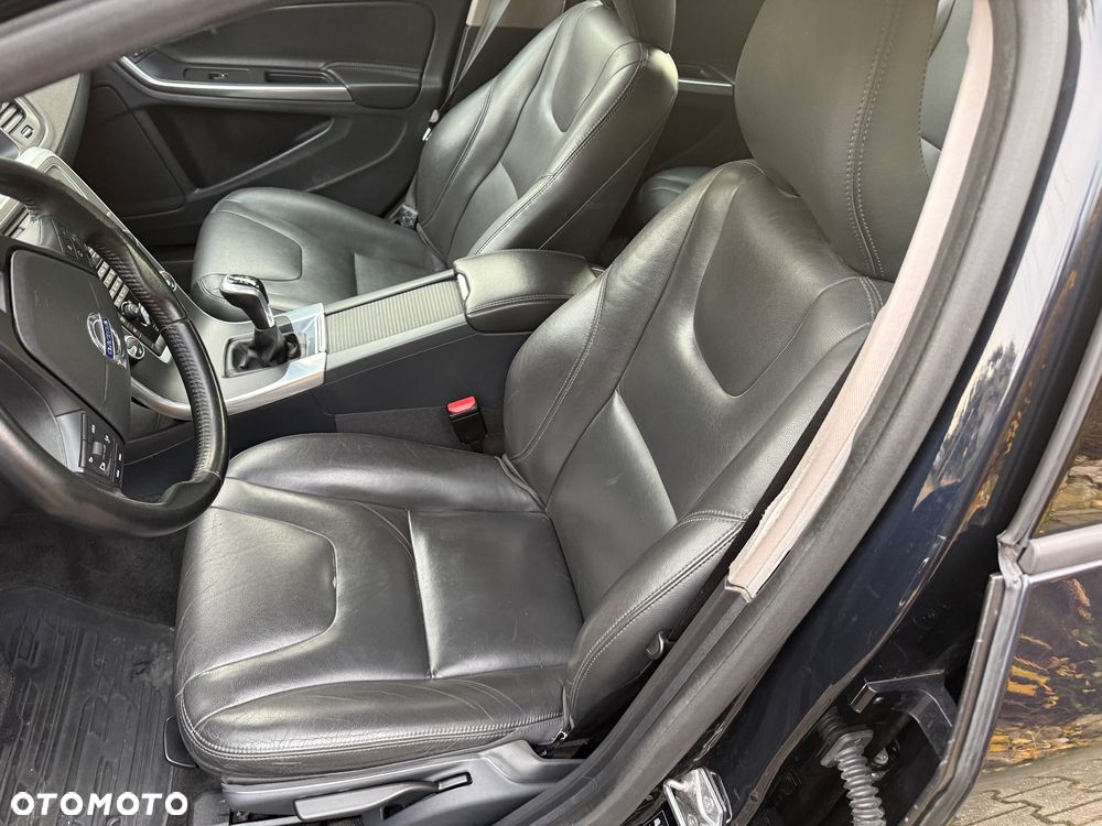 Volvo V60 D3 Summum - 16