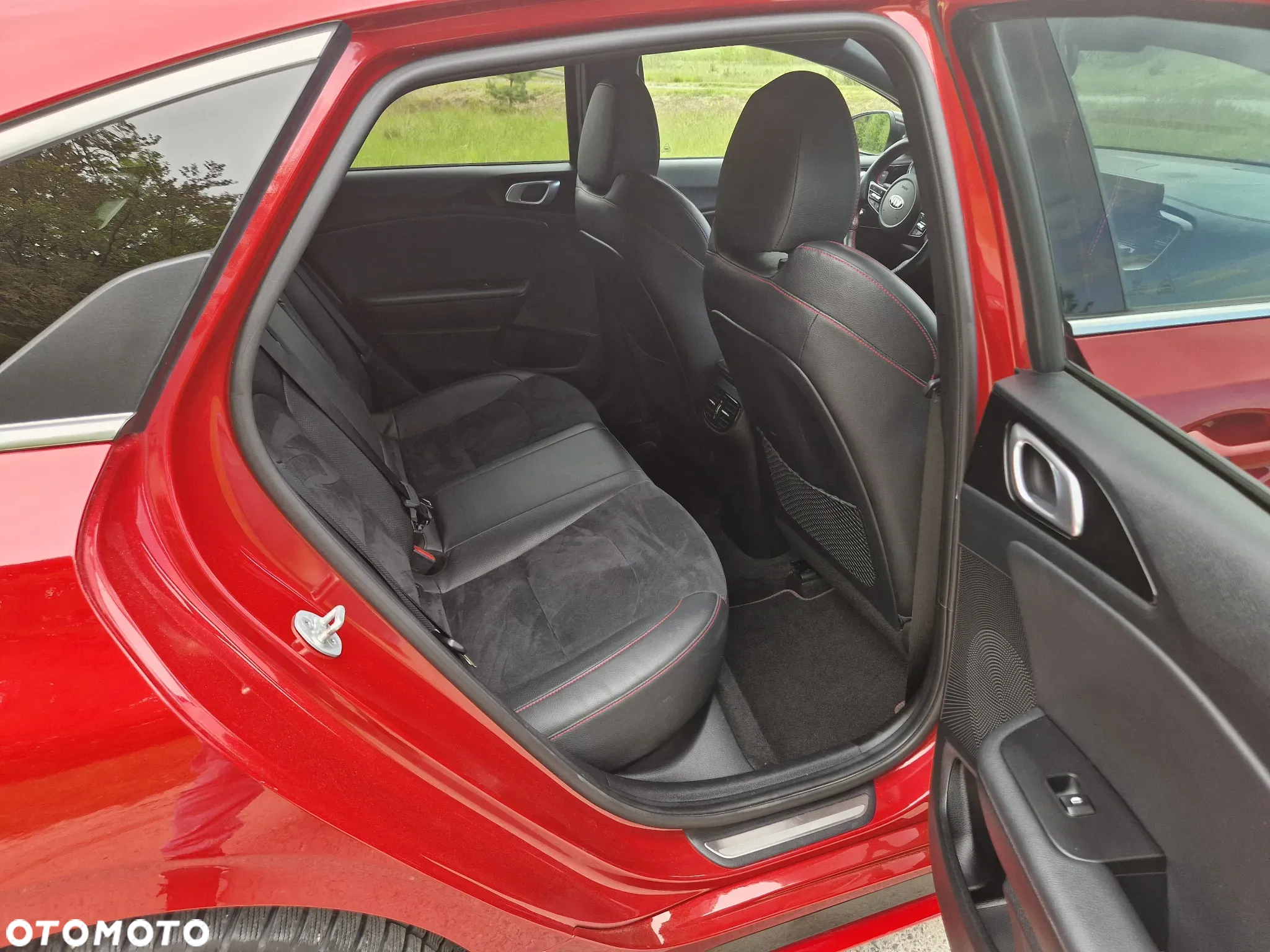 Kia ProCeed 1.6 T-GDI GT DCT - 13