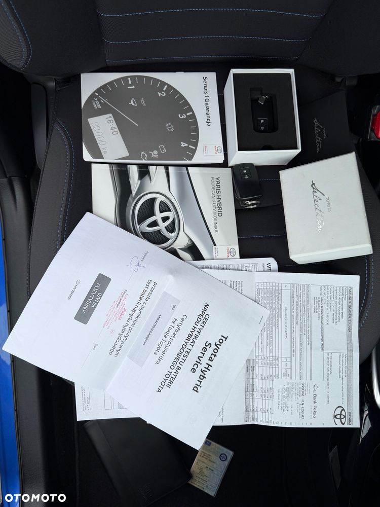 Toyota Yaris Hybrid 100 Selection - 40