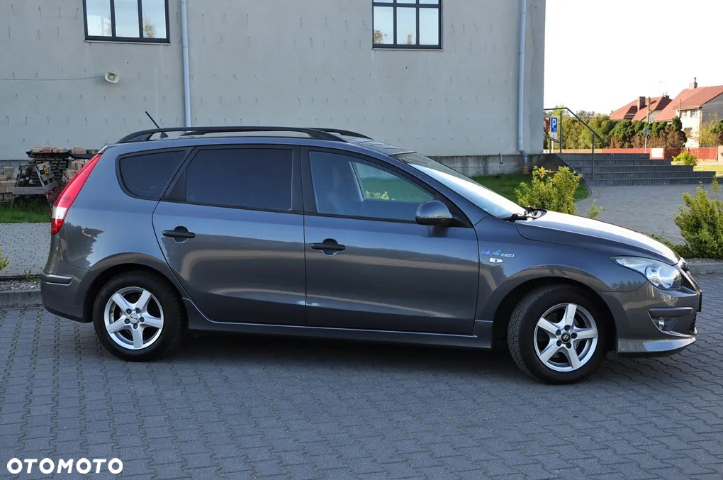Hyundai i30 i30cw 1.6 CRDi blue Classic - 17