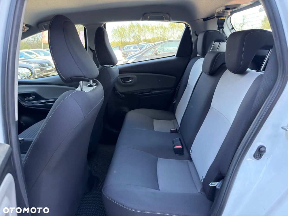 Toyota Yaris 1.5 Premium CVT - 27