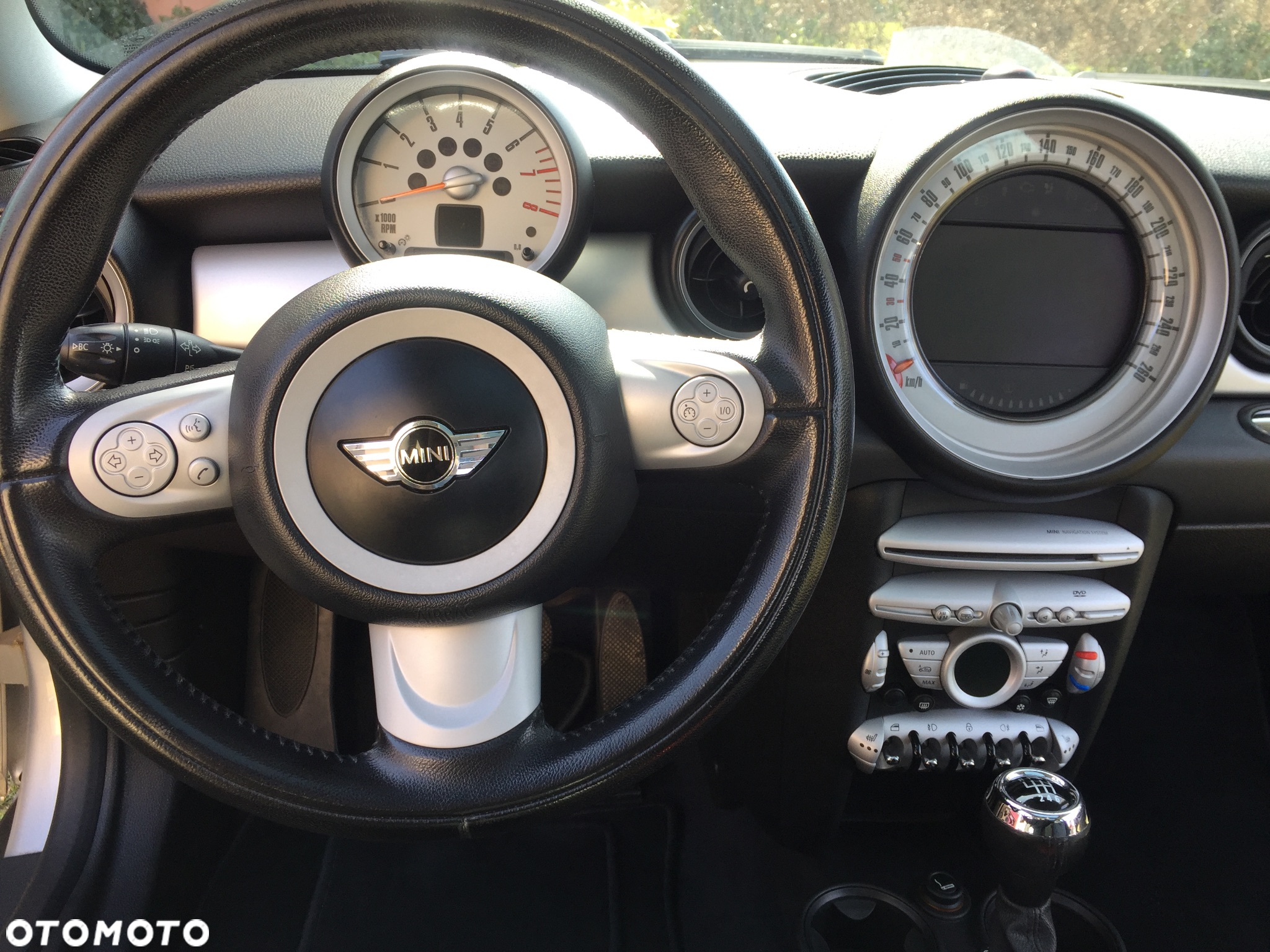 MINI Cooper Standard - 5