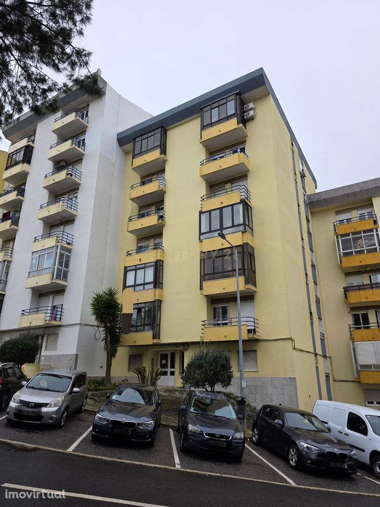 Sintra - Rio de Mouro, Apartamento T2 renovado - Grande imagem: 2/35