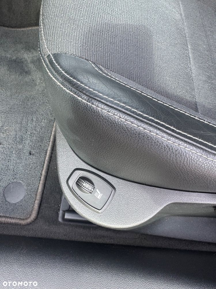 Renault Laguna dCi 150 FAP Dynamique - 12