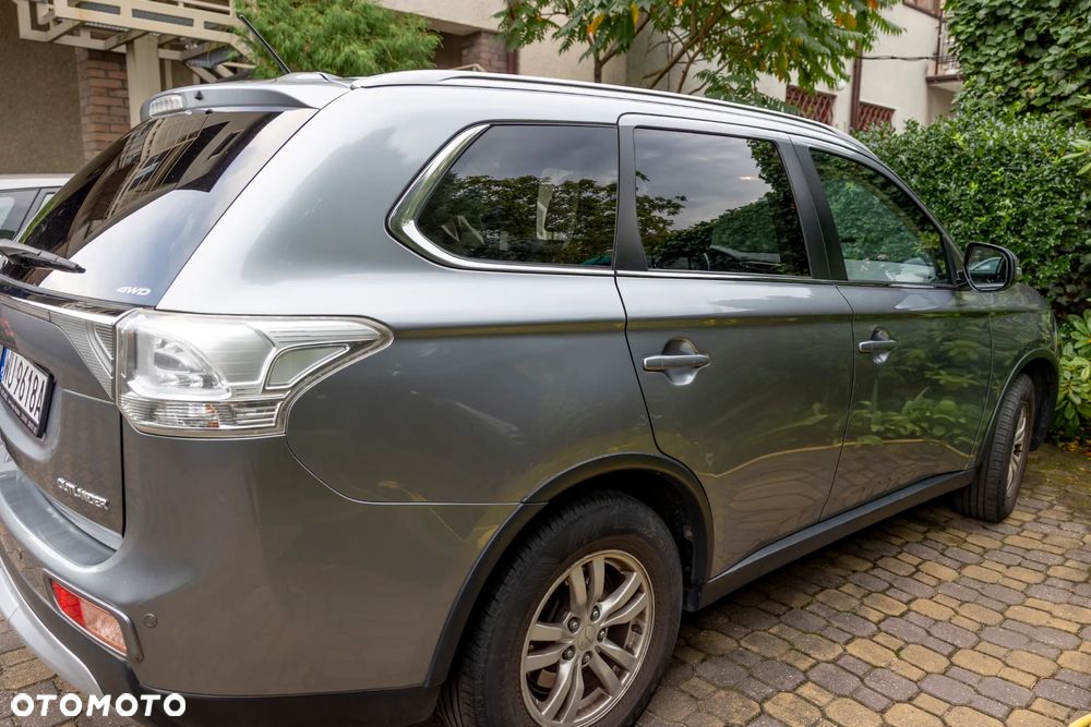 Mitsubishi Outlander - 3