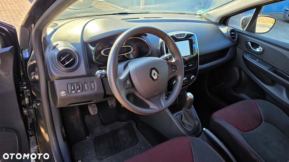 Renault Clio 1.2 16V 75 Life - 12