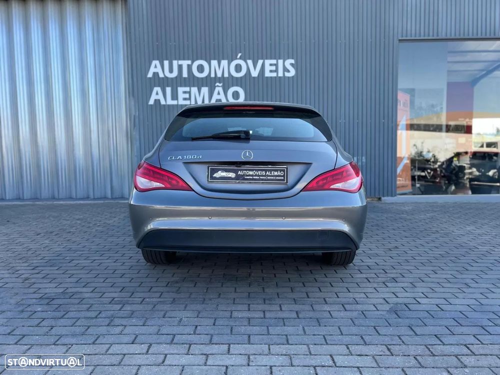 Mercedes-Benz CLA 180 d Shooting Brake - 7