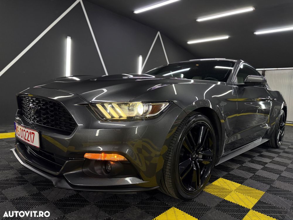 Ford Mustang 2.3 Eco Boost Aut. - 1