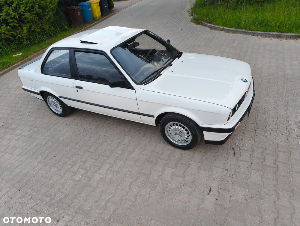 BMW Seria 3 318is - 5