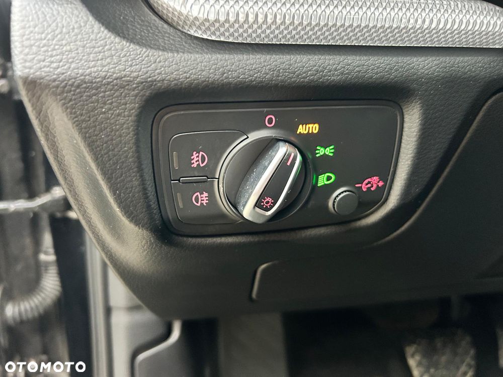 Audi A3 Sportback 1.4 TFSI cylinder on demand S tronic Ambiente - 35