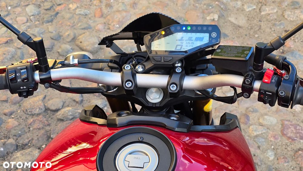 Yamaha MT - 9