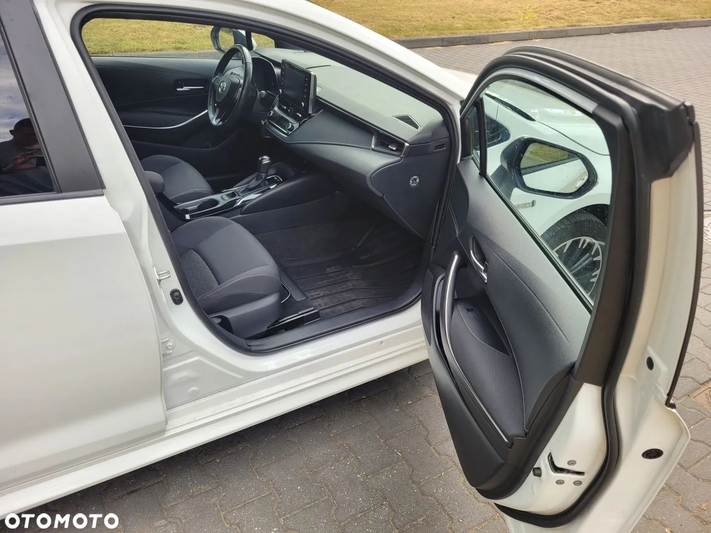Toyota Corolla 1.8 Hybrid Executive - 20