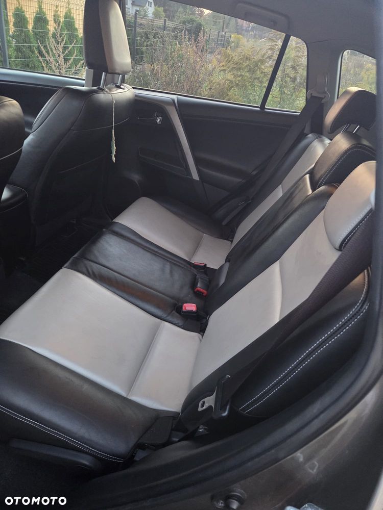 Toyota RAV4 - 4
