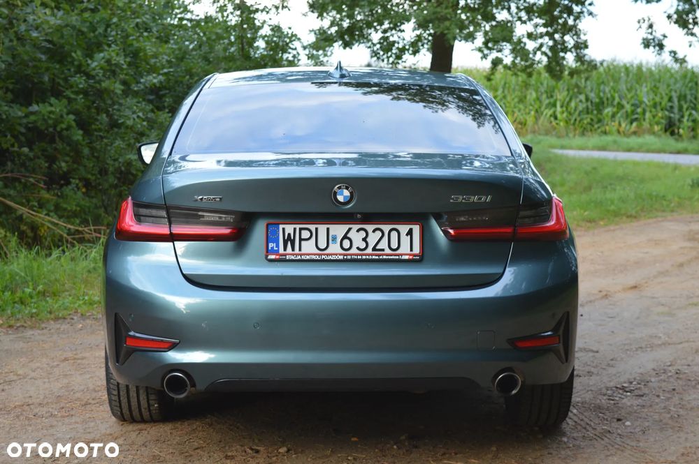 BMW Seria 3 330i - 8