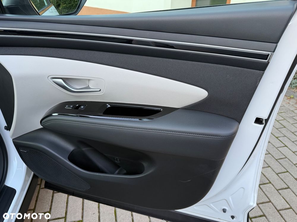 Hyundai Tucson 1.6 T-GDi 48V-Hybrid 4WD DCT Trend - 25