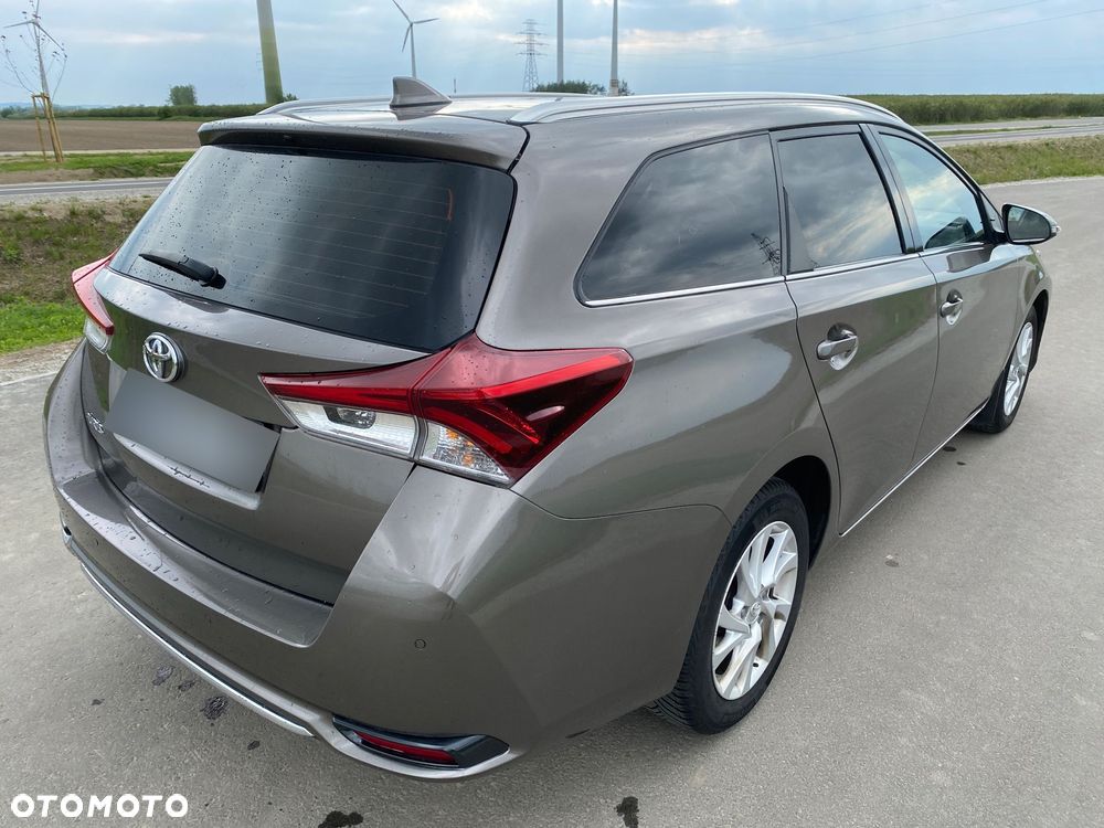 Toyota Auris 1.6 Premium - 7