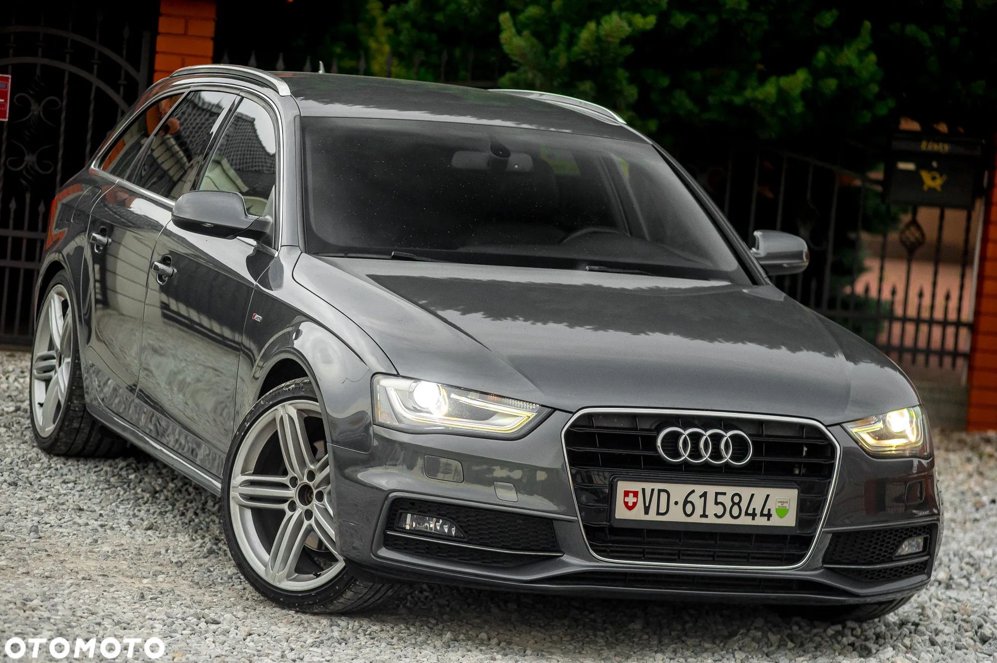 Audi A4 Avant 2.0 TDI DPF multitronic S line Sportpaket - 1