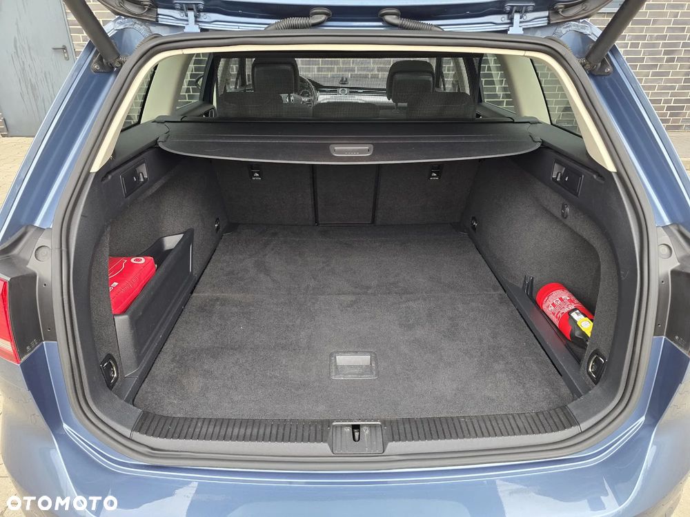 Volkswagen Passat 2.0 TDI SCR 4Motion DDG Highline - 14