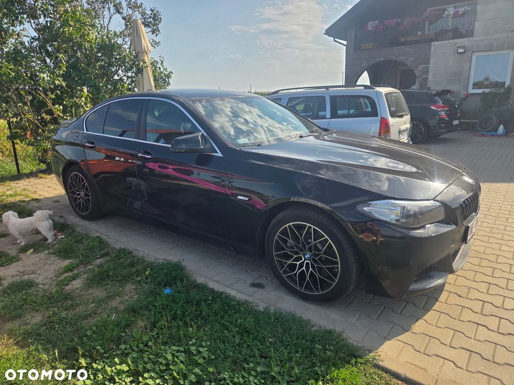 BMW Seria 5 528i - 1