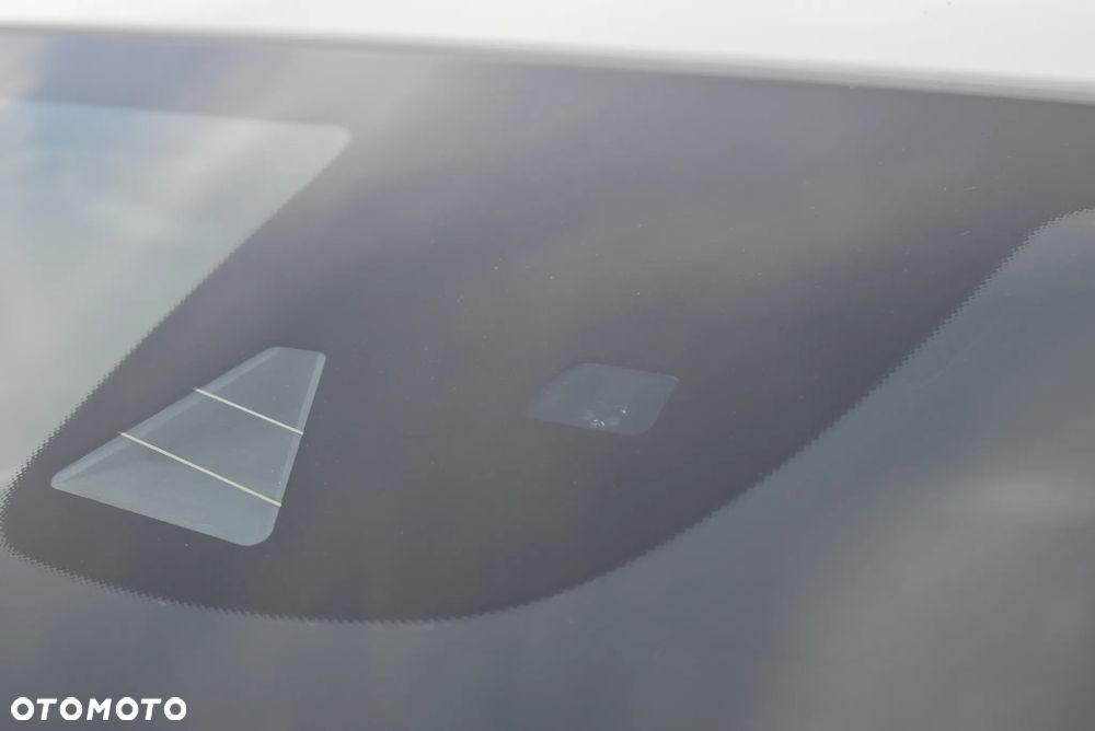 Mercedes-Benz CLA 200 7G-DCT UrbanStyle Edition - 35