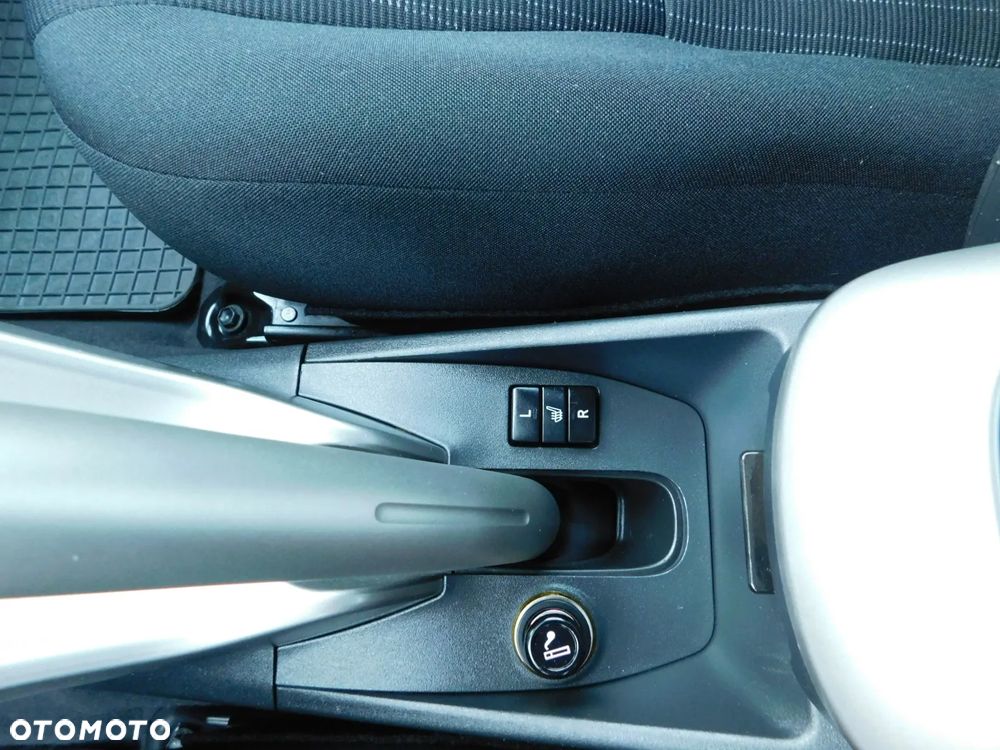 Toyota Auris 1.6 VVT-i Executive - 19
