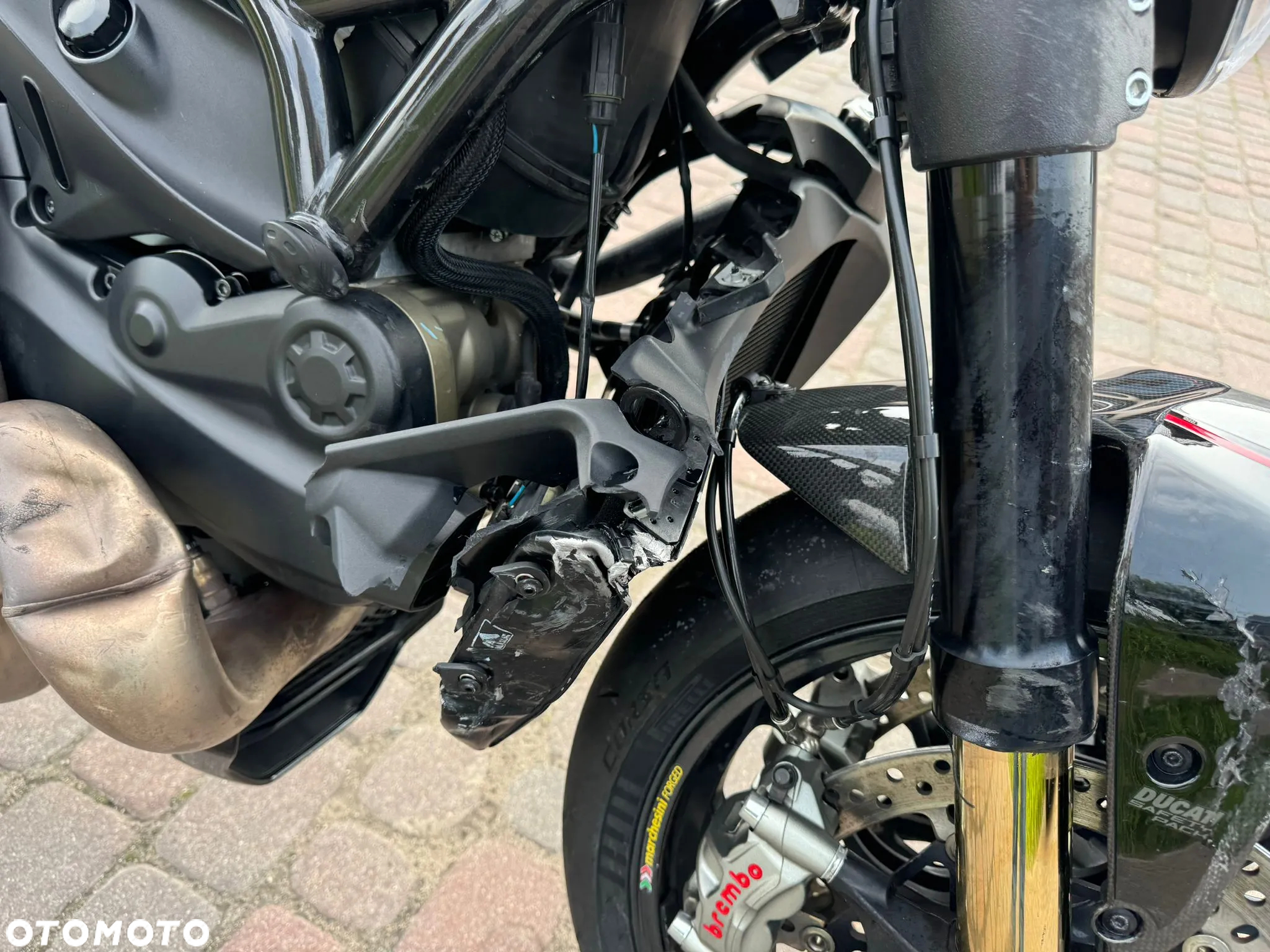 Ducati Monster - 10
