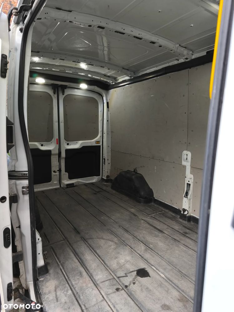 Ford Transit - 15
