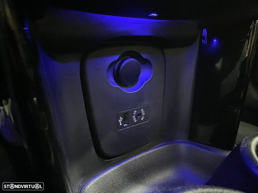 MINI 5 Portas Cooper D Aut. Seven - 46